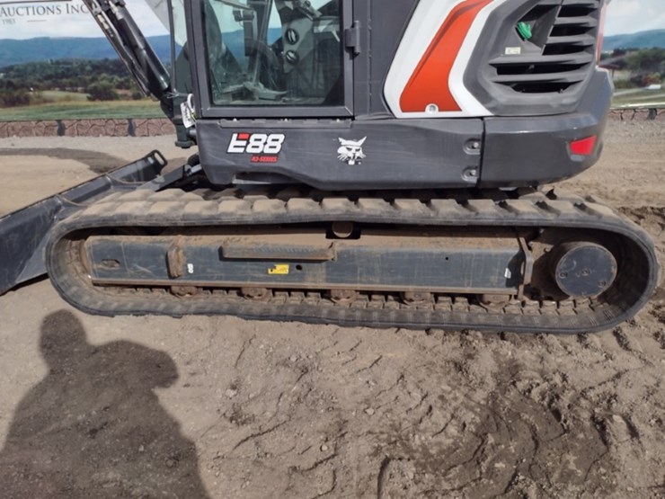 21-bobcat-e88-image-27