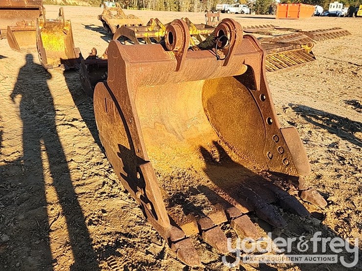 48"-bucket-3"-pin-to-suit-cat-330d-excavator-image-2