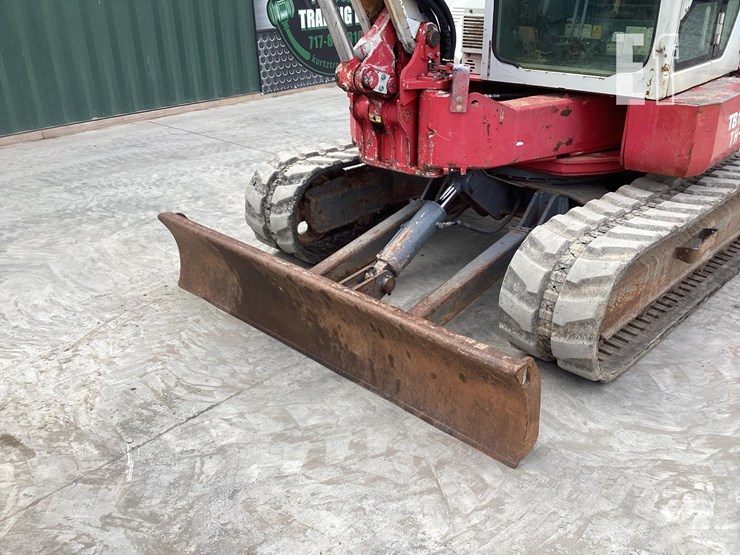 2013-takeuchi-tb180fr-image-11