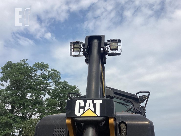 2018-caterpillar-d7e-image-12