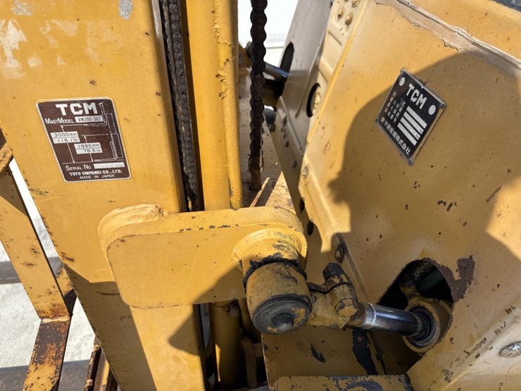 #5082-•-tcm-fvd25-forklift-image-13