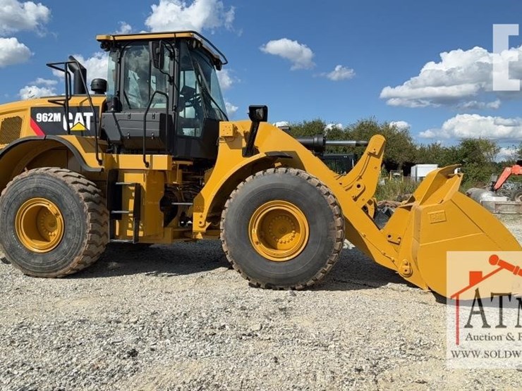 2019-caterpillar-962m-image-2