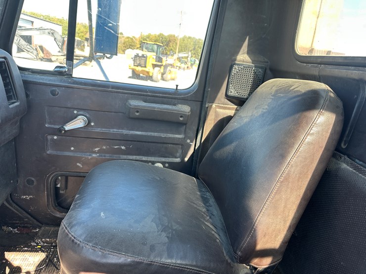 #32744-•-1989-international-f-2575-t/a-daycab-truck-tractor-vin:-1hszjg2r7kh666552-image-71