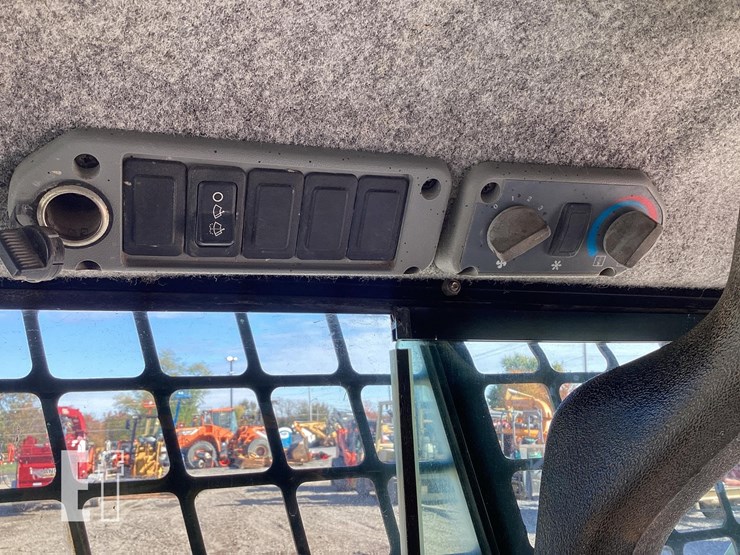 2006-bobcat-t190-image-19