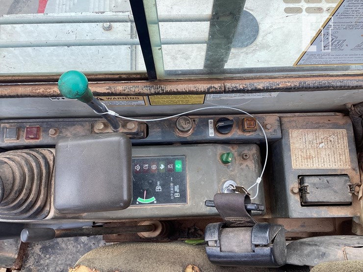 2013-takeuchi-tb180fr-image-16