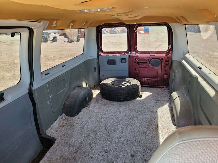 2004-ford-e150-image-9