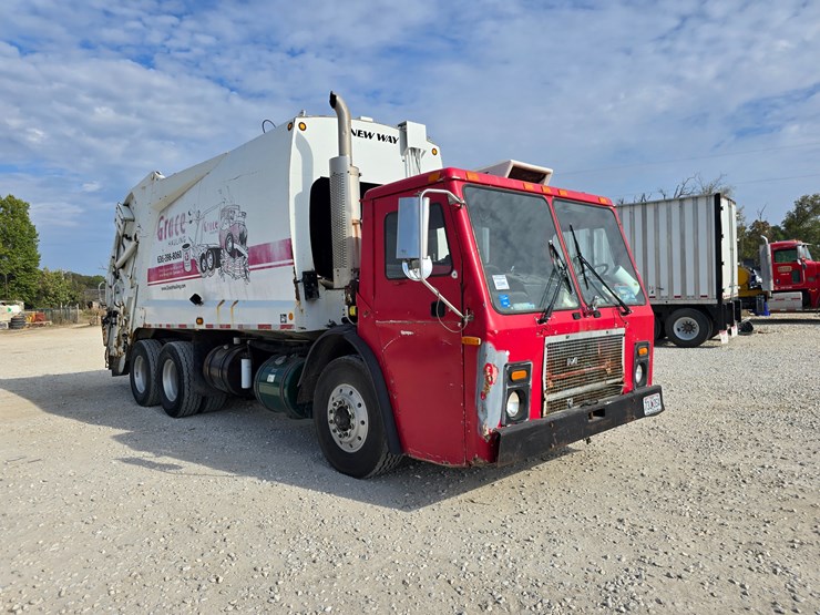 2001-mack-le613-image-34