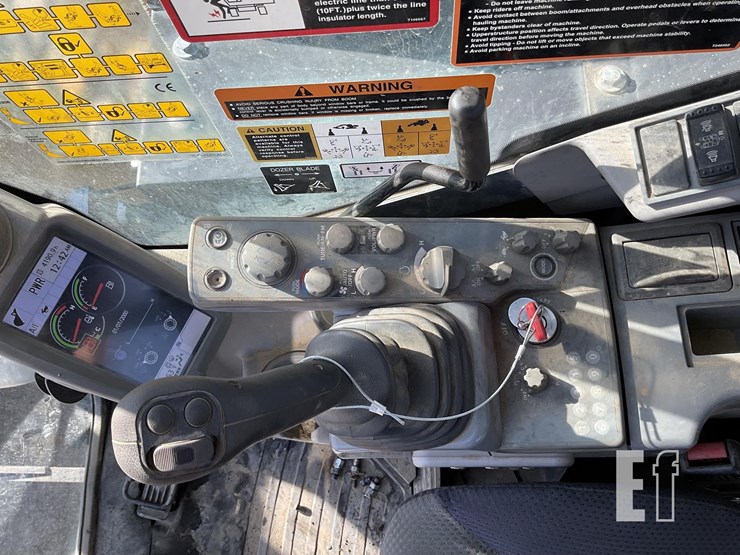 2020-deere-85g-image-16