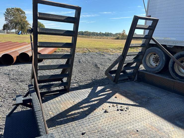 #32743-•-18'-t/a-steel-utility-trailer-image-9