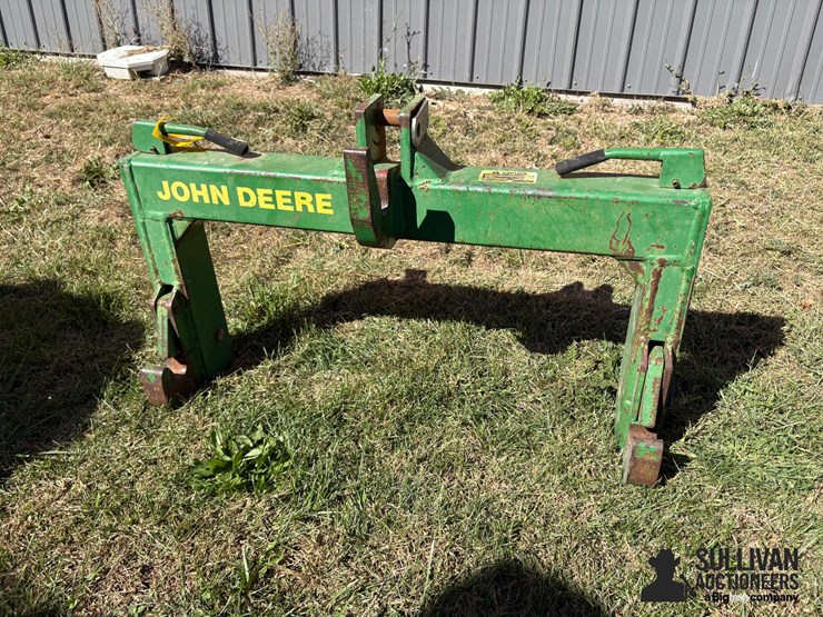 john-deere-quick-hitch-image-1