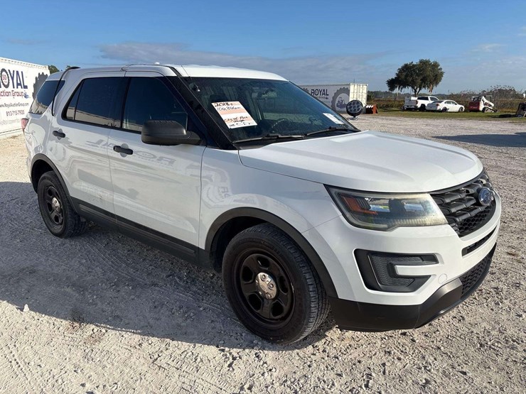 2018-ford-explorer-image-2
