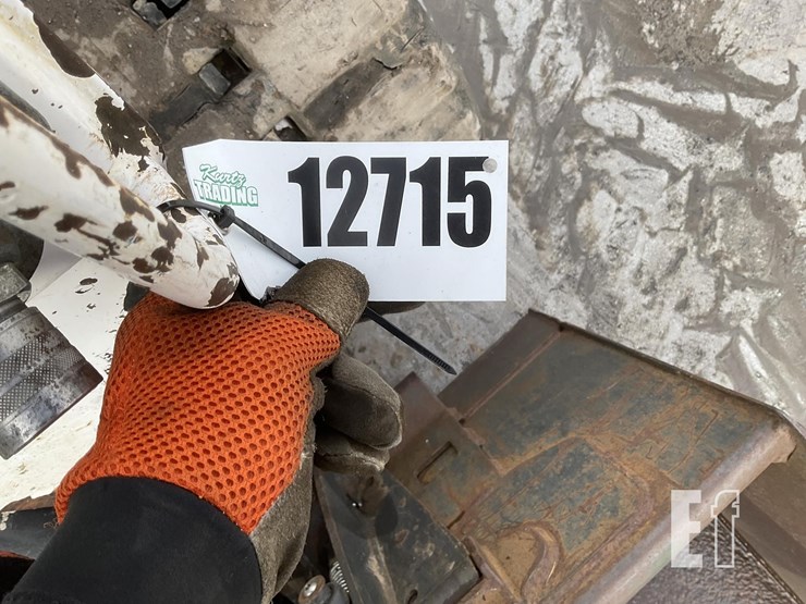 2013-bobcat-t590-image-23