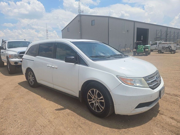 2013-honda-odyssey-image-2