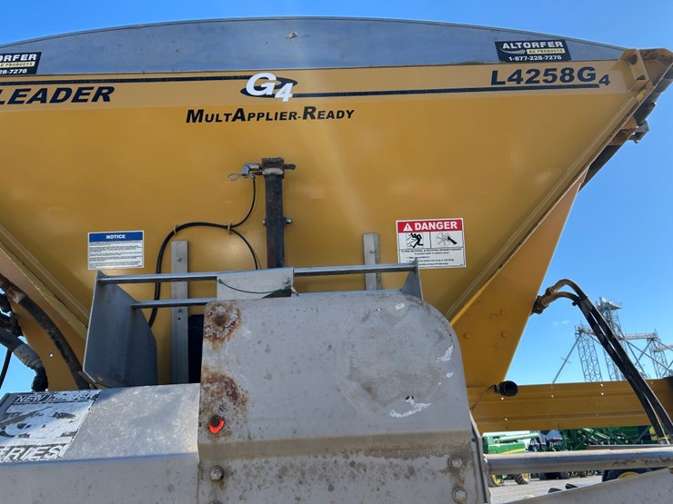 2016-ag-chem-rg1100b-image-18