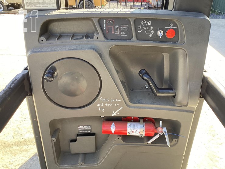 2015-raymond-520opc30tt-image-10