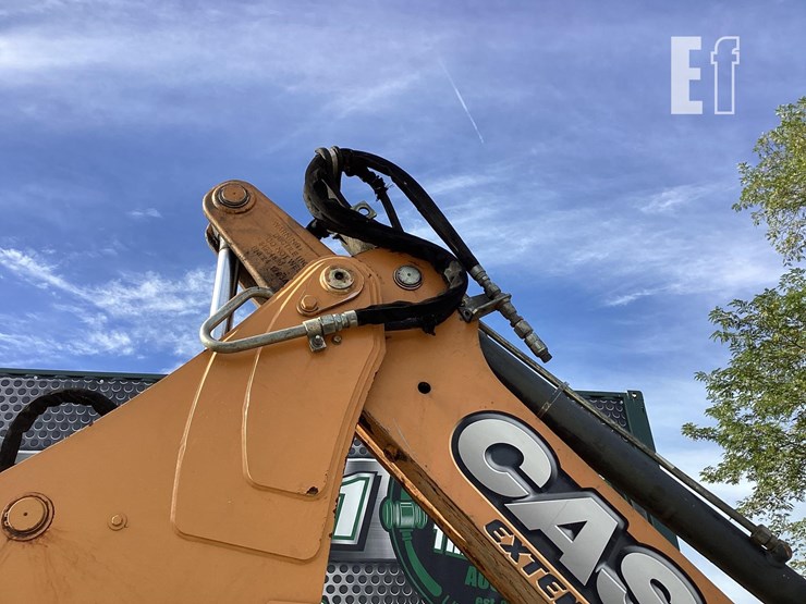 2015-case-580n-image-12