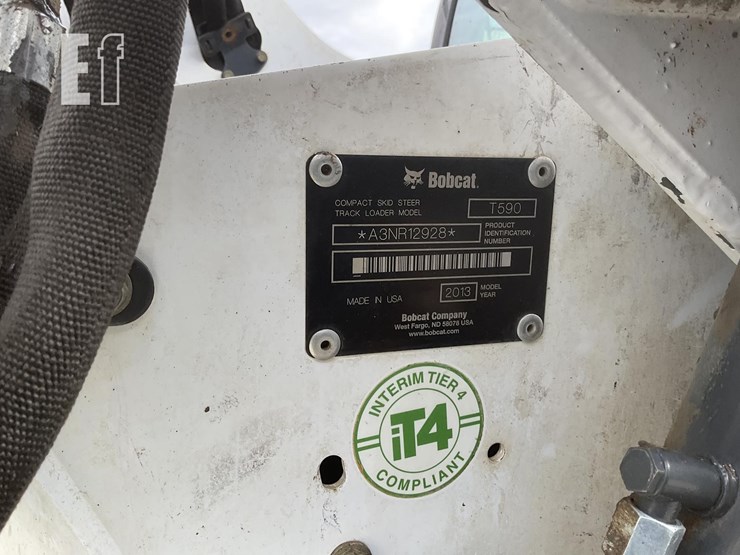 2013-bobcat-t590-image-22