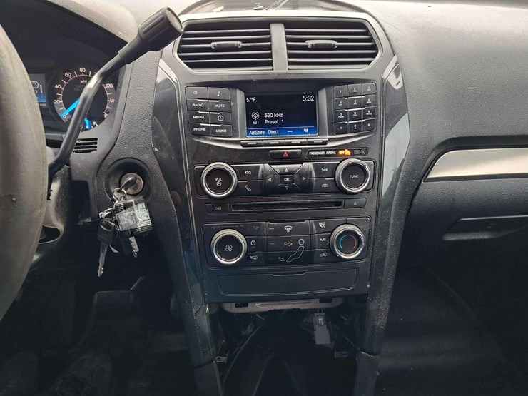 2018-ford-explorer-image-22