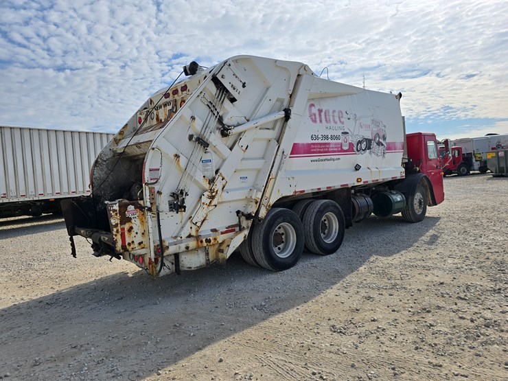 2001-mack-le613-image-24