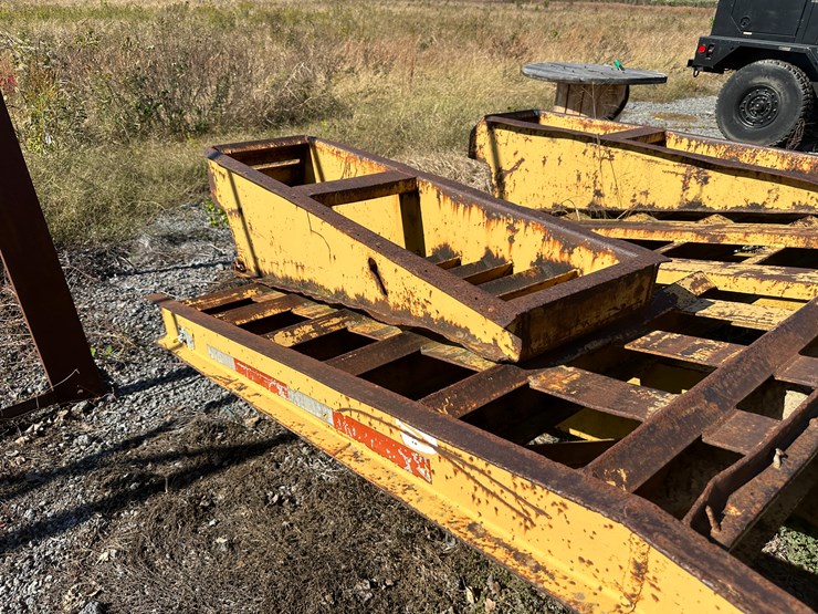 #32818-•-18'-t/a-pintle-hitch-equipment-trailer-image-30