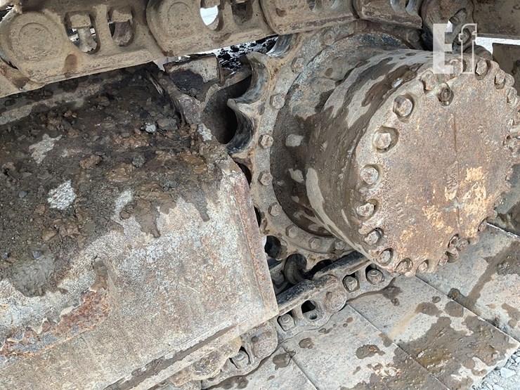 2010-komatsu-pc228-image-11