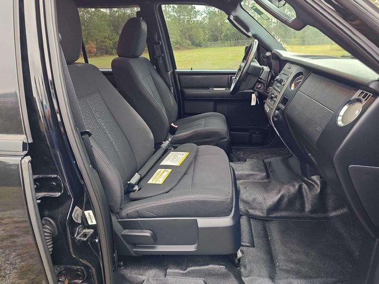 2016-ford-expedition-image-28