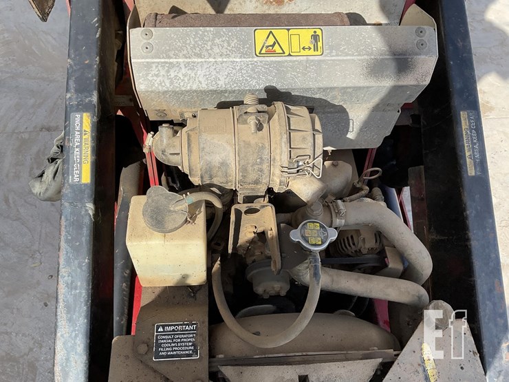 2010-toro-dingo-tx525n-image-11