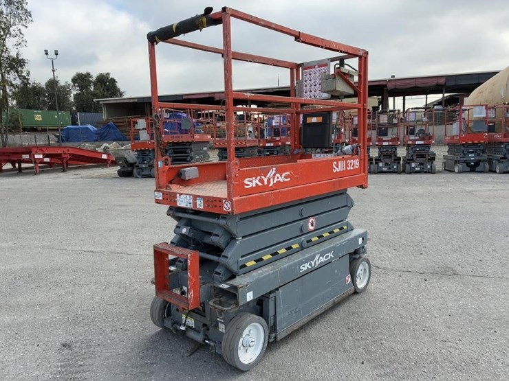 2013-skyjack-sjiii3219-image-3