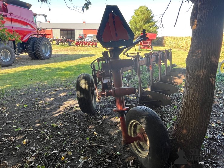 international-720-image-6