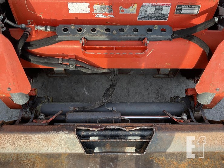 2018-kubota-ssv65-image-10
