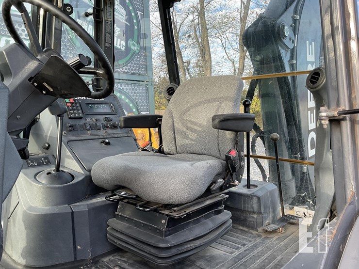2019-deere-410l-image-14