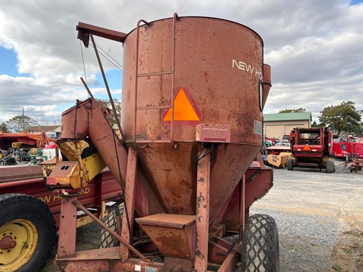 new-holland-355-image-7