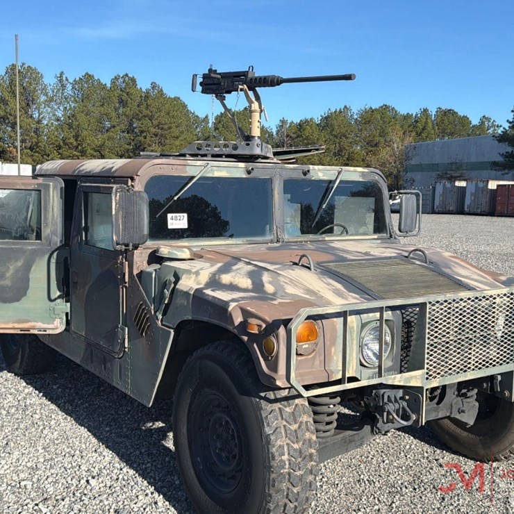 A.M. GENERAL 1 1/4 TON HUMMER