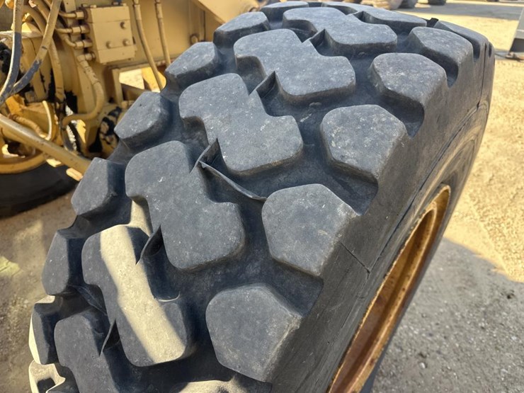 1984-caterpillar-140g-image-68