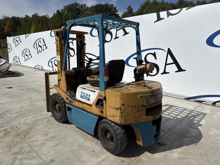 #5082-•-tcm-fvd25-forklift-image-3