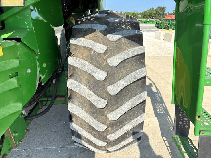 2001-john-deere-9750-image-40