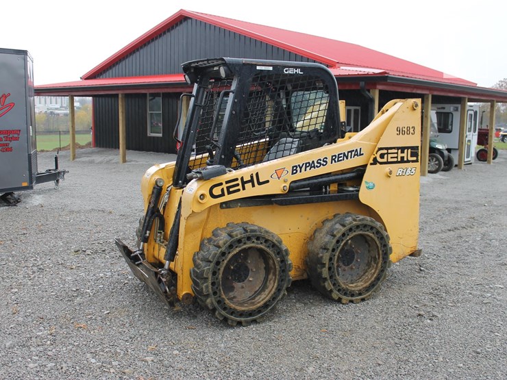 2019-gehl-r165-image-1