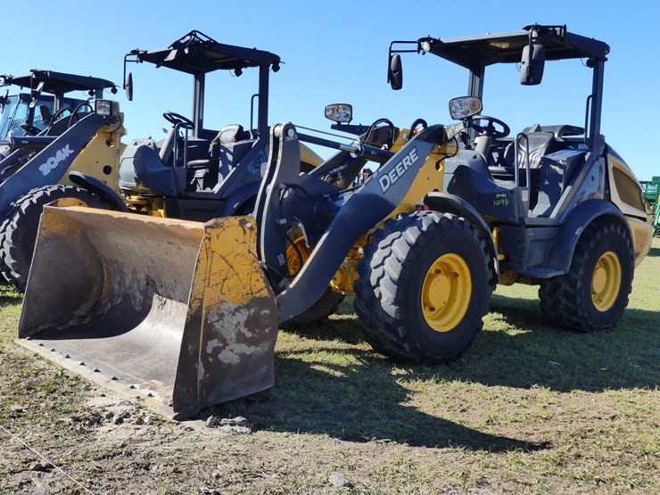 2021-deere-204l-image-2