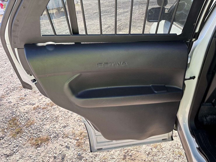 2018-ford-explorer-image-23