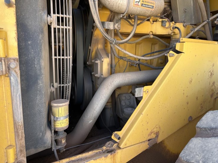 2006-deere-744j-image-26