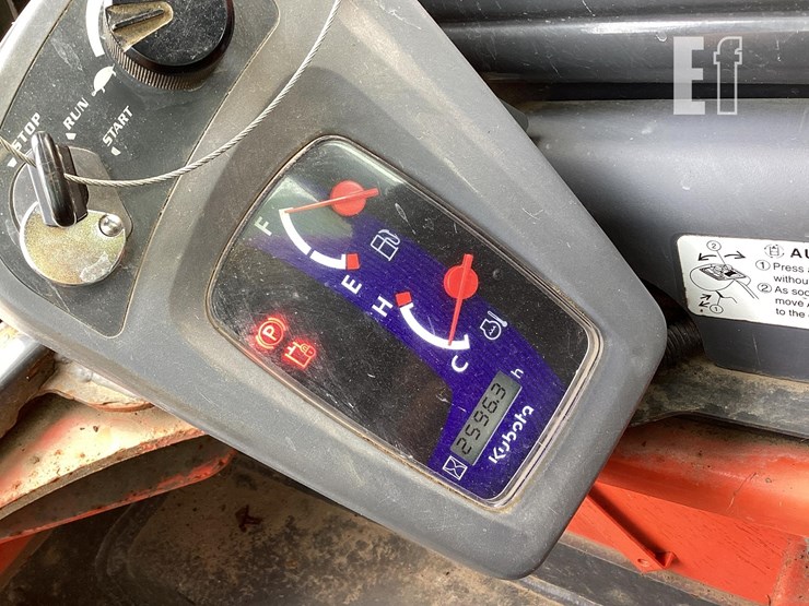 2022-kubota-ssv75-image-17