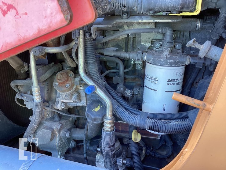 2015-case-580n-image-13