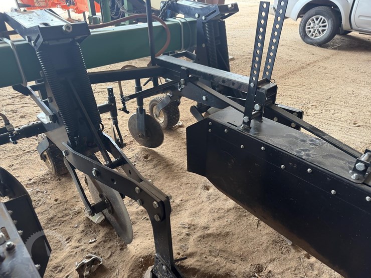 2021-b-&-h-9100-image-21