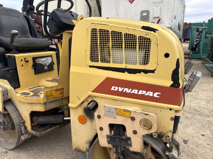 2009-dynapac-cc900-image-13