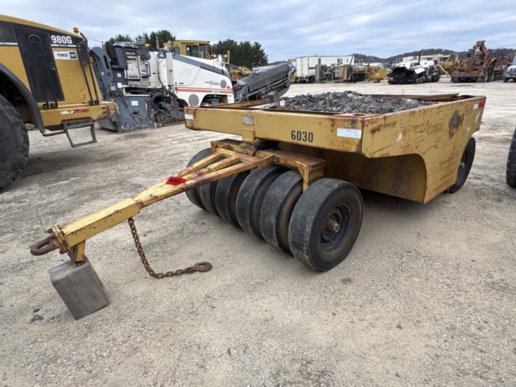 #1909-•-southwest-sr13-towable-compactor-image-1