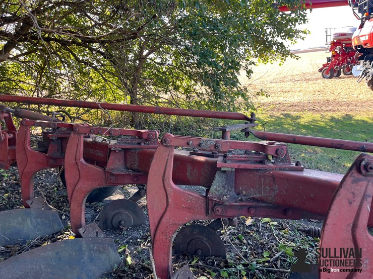 international-720-image-13