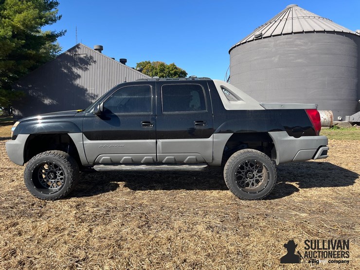2002-chevrolet-avalanche-1500-image-8