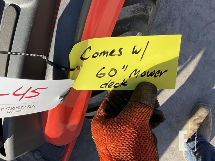 2025-kioti-cs2520-image-22