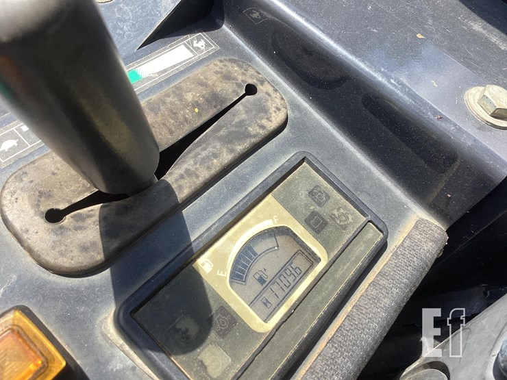 2021-hitachi-zx26u-5-image-15