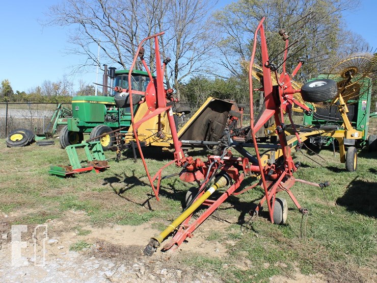 walton-4-basket-hydraulic-tedder-4129-image-1